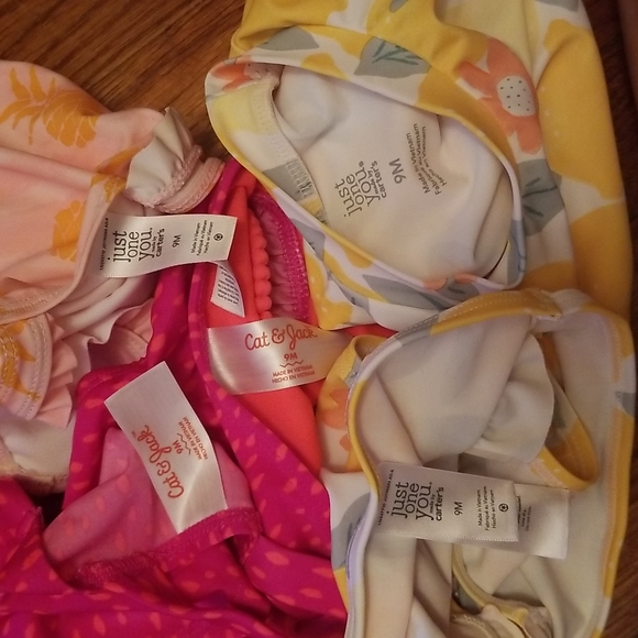 Swimsuits - Picture 3 of 6